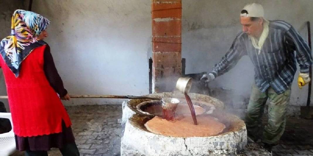 Kaynat, dinlendir, lezzetiyle meydan oku! Geleneksel usul sürüyor: 4 saat kaynatılıyor, 24 saat dinlendiriliyor 1